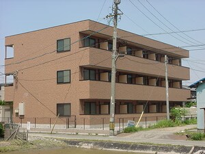 アンプル－ルフェ－ルロワイヤル外観写真