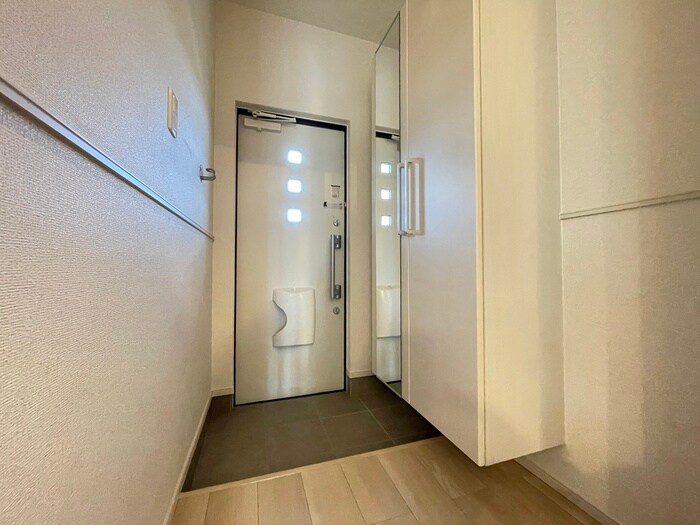 物件内観写真19　(玄関)