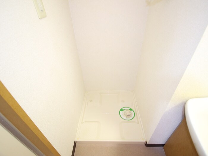 物件内観写真14　(洗濯機置場)