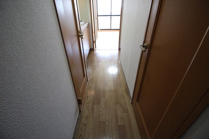 物件内観写真16　(廊下)