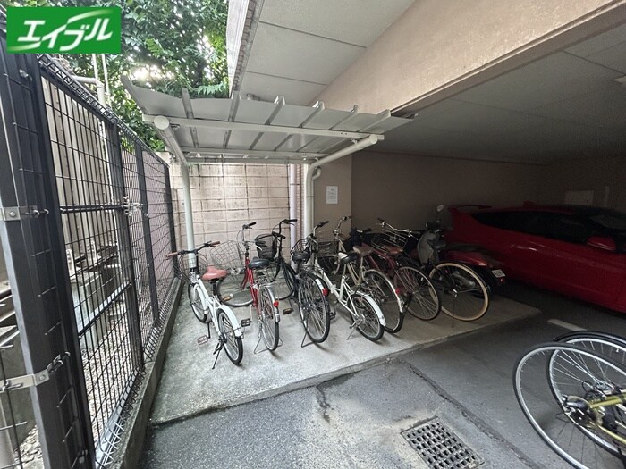 物件外観写真6　(駐輪場)