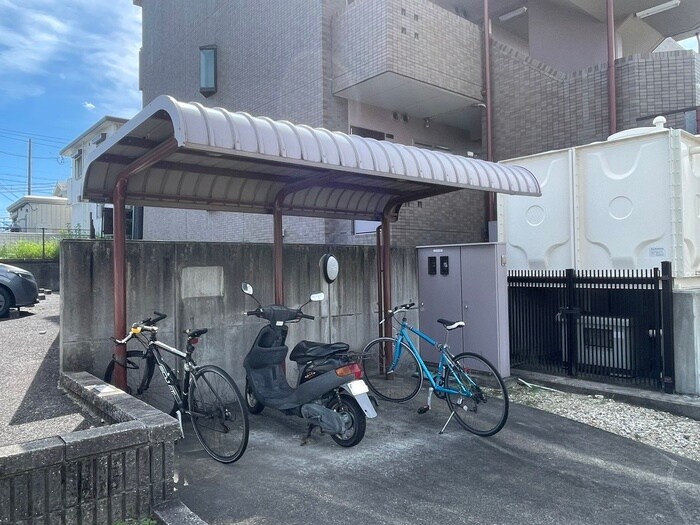 物件外観写真5　(駐輪場)
