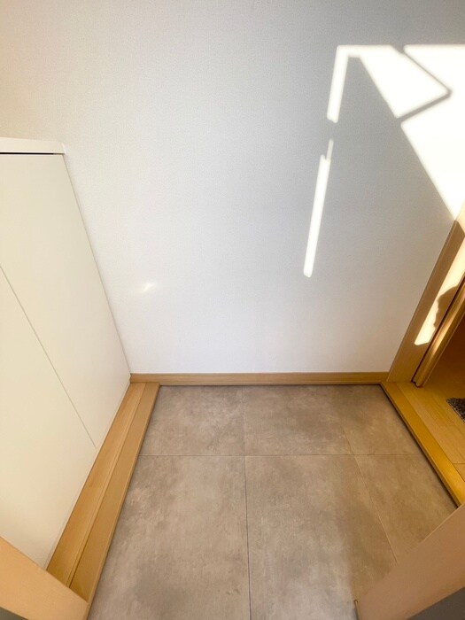 物件内観写真13　(玄関)