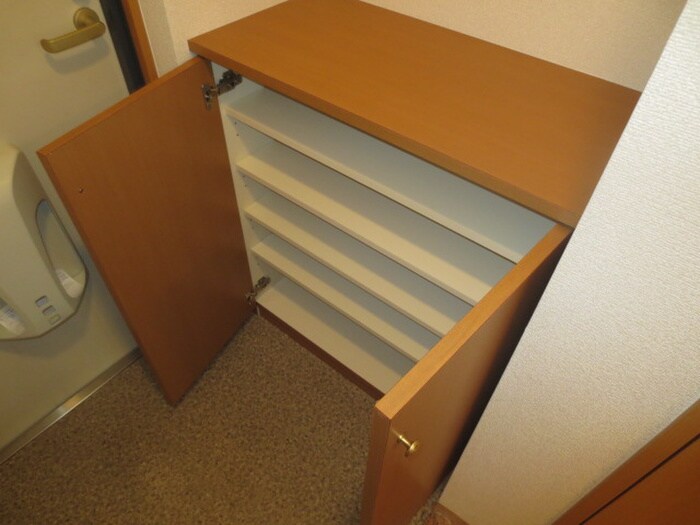 物件内観写真15　(靴箱)