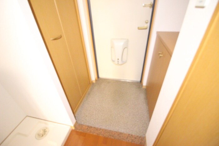 物件内観写真15　(玄関)