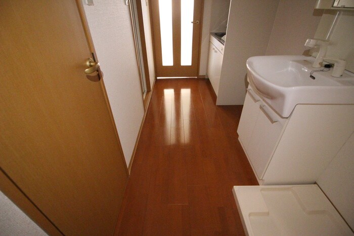 物件内観写真21　(廊下)