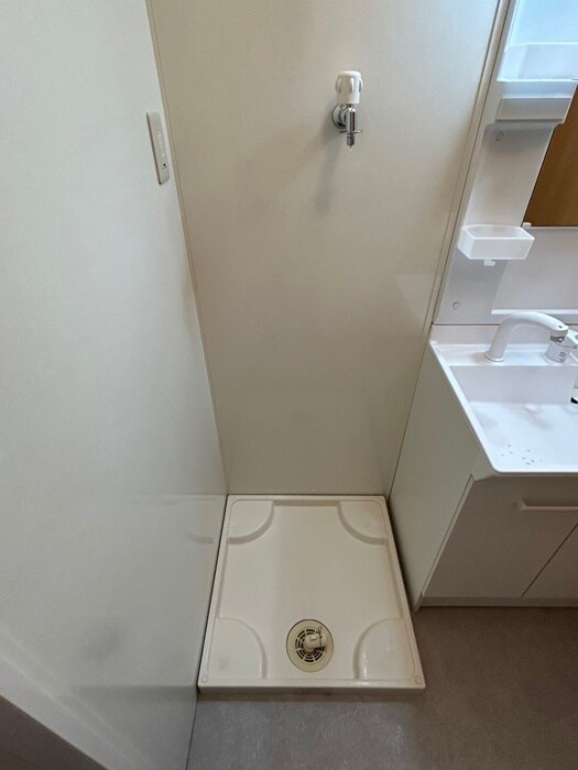 物件内観写真15　(洗濯機置場)