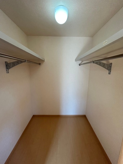 物件内観写真16　(収納)