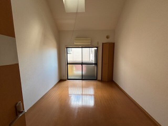 物件内観写真4　(居室)