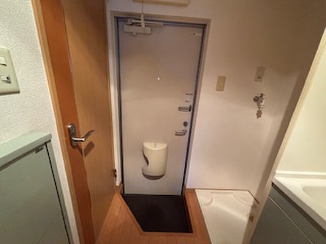 物件内観写真14　(玄関)