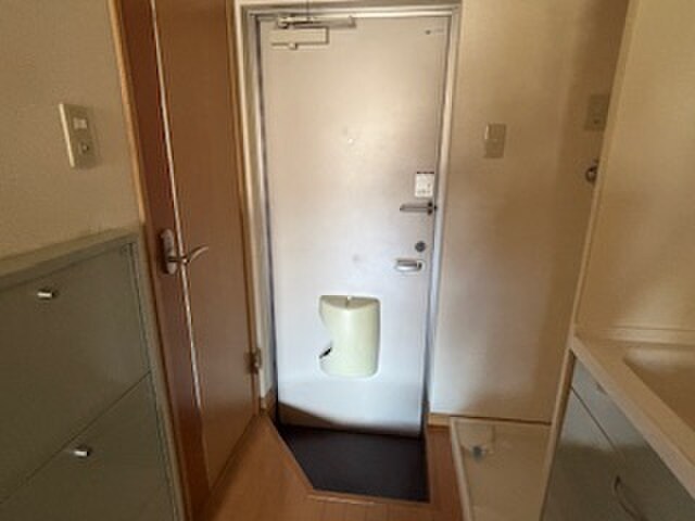 物件内観写真16　(玄関)