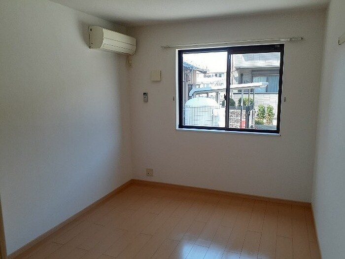 物件内観写真4　(居室)