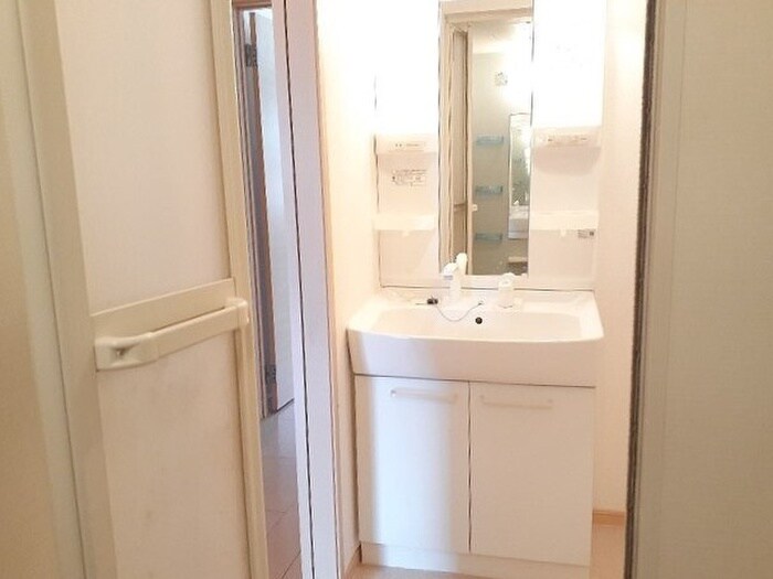 物件内観写真7　(洗面)