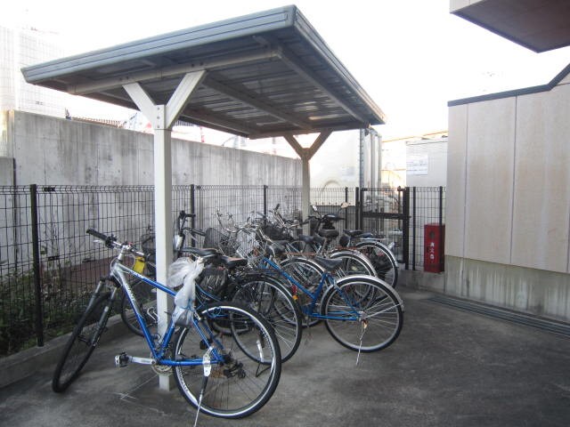物件外観写真3　(駐輪場)