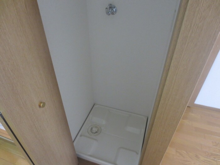 物件内観写真10　(洗濯機置場)