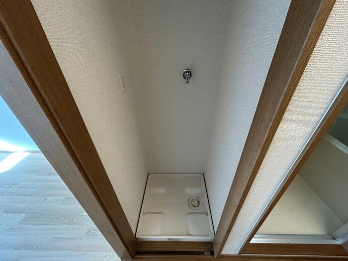 物件内観写真14　(洗濯機置場)