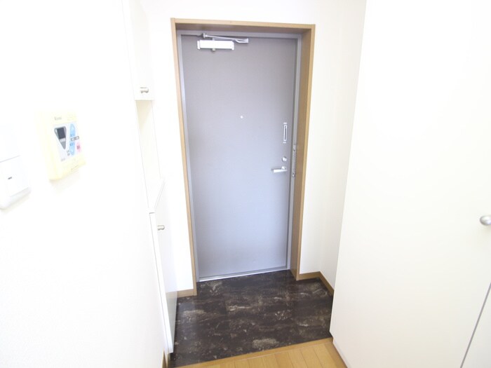 物件内観写真15　(玄関)