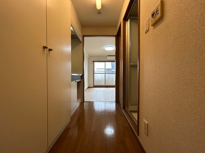 物件内観写真17　(廊下)