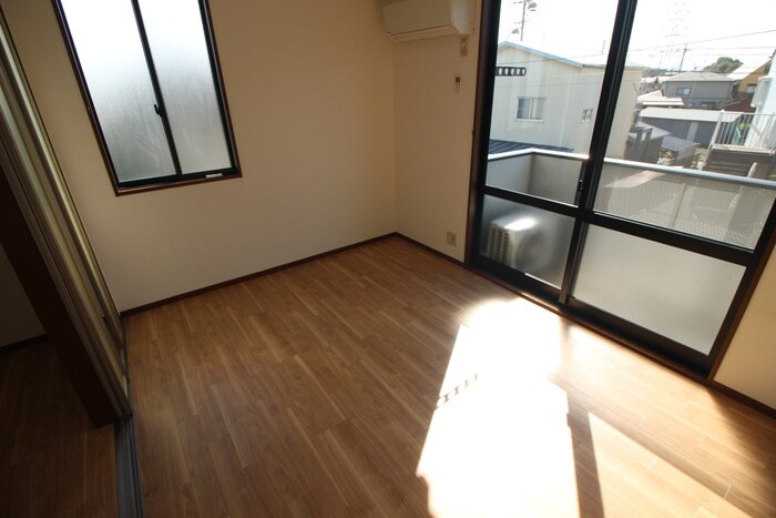 物件内観写真9　(居室)