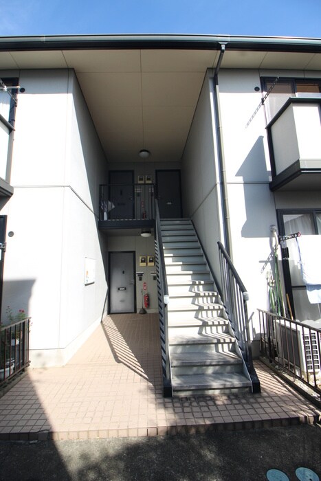 物件外観写真5　(エントランス部分)