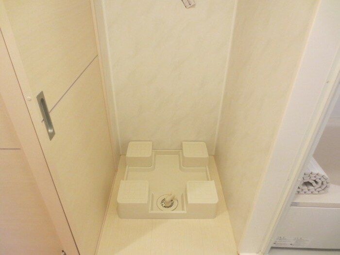 物件内観写真10　(洗濯機置場)