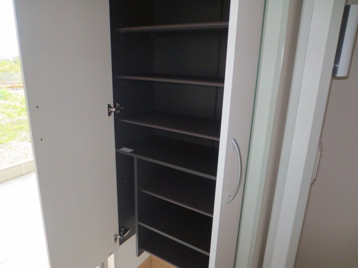 物件内観写真12　(靴箱)