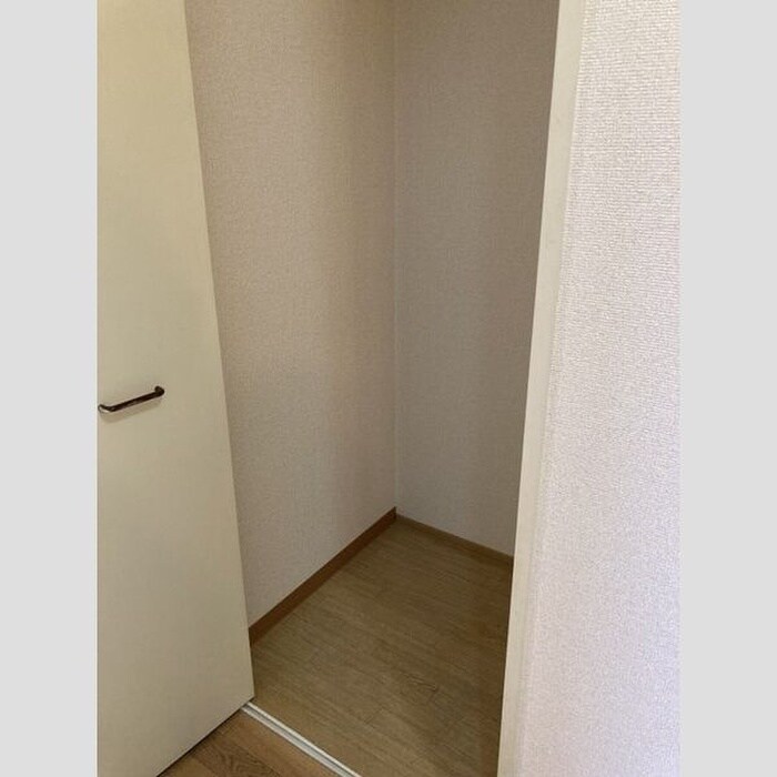 物件内観写真11　(収納)