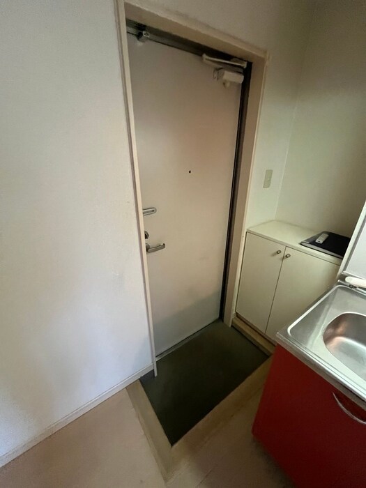 物件内観写真18　(玄関)