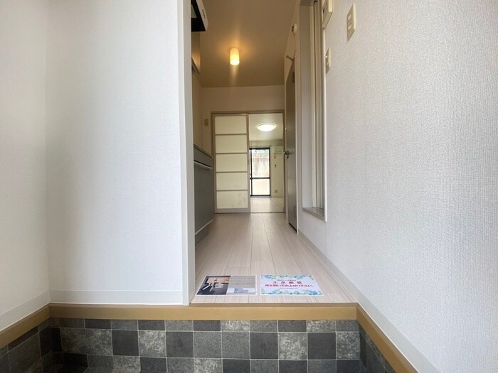 物件内観写真19　(玄関)