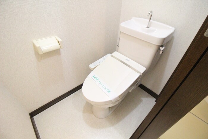 物件内観写真12　(トイレ)