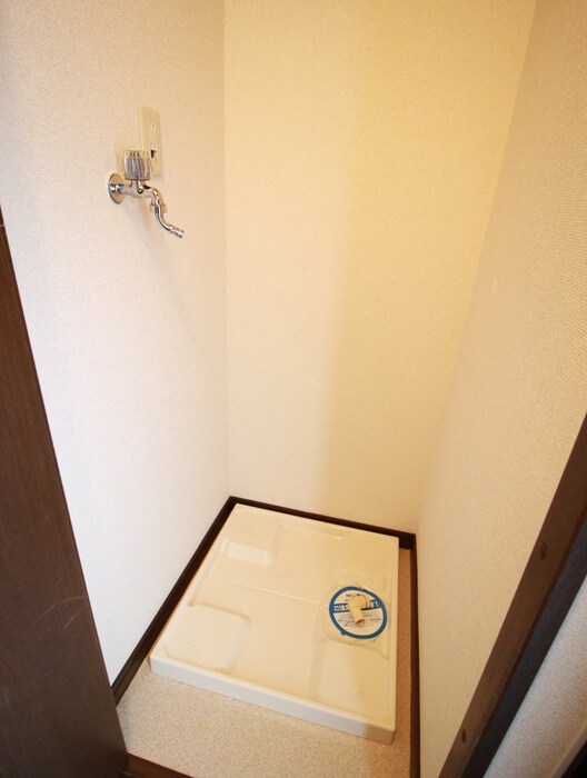 物件内観写真13　(洗濯機置場)