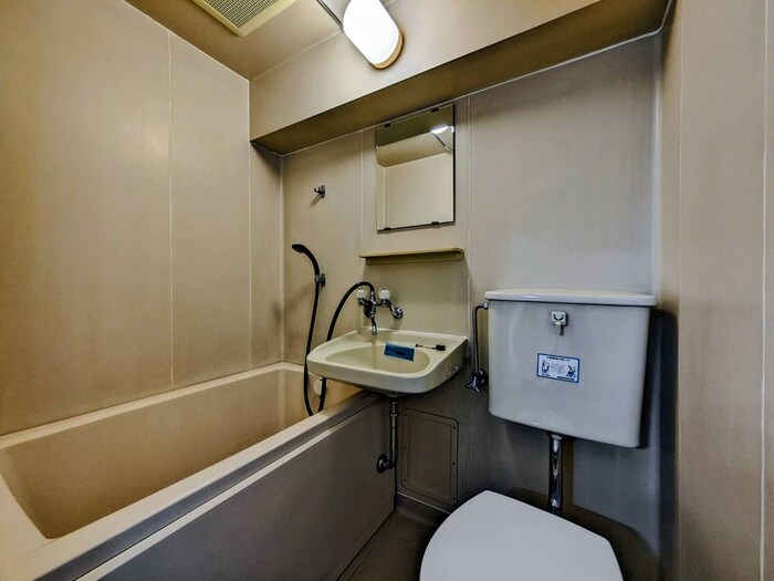 物件内観写真12　(バス／シャワールーム等)