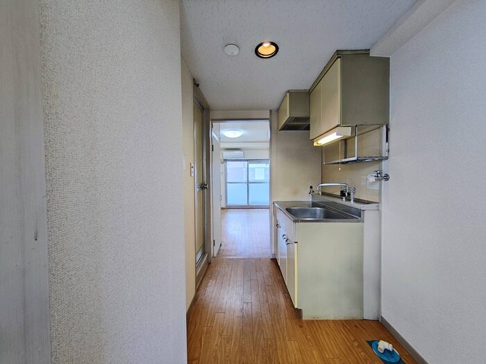 物件内観写真17　(廊下)