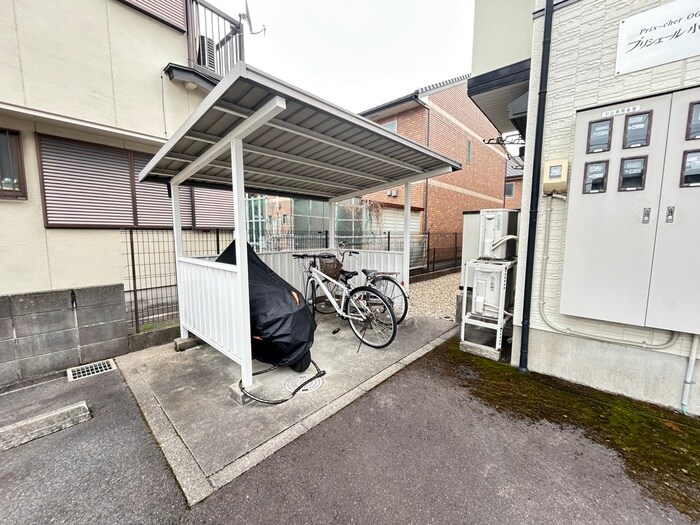 物件外観写真5　(駐輪場)