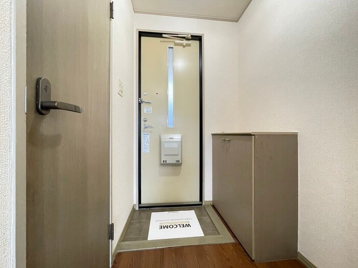 物件内観写真14　(玄関)