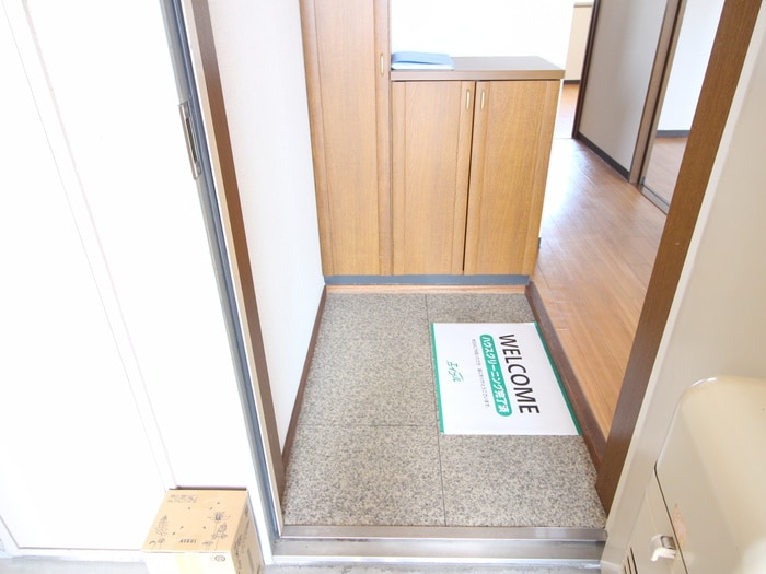 物件内観写真16　(玄関)