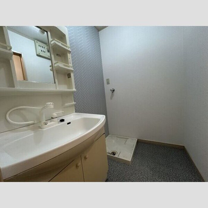 物件内観写真3　(洗面)