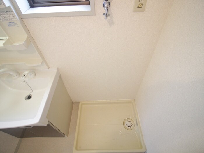 物件内観写真15　(洗濯機置場)