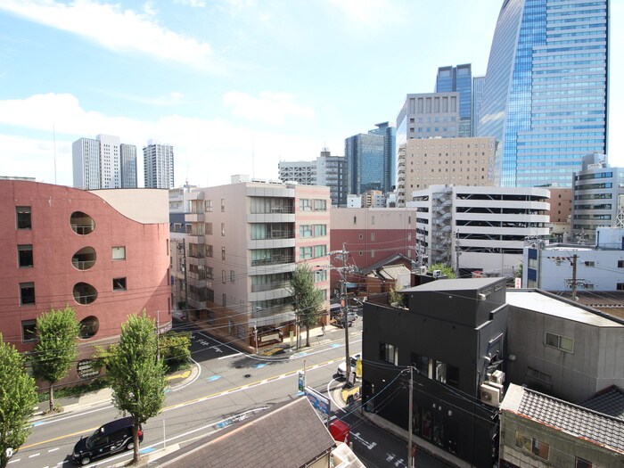 物件内観写真16　(室内からの展望)