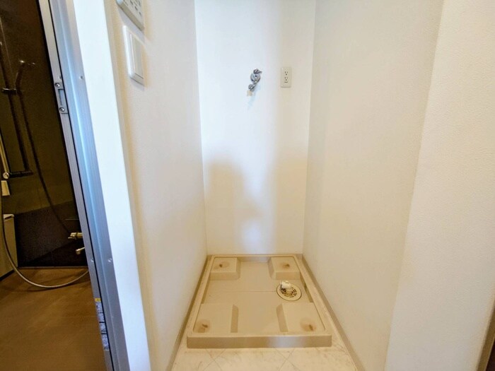 物件内観写真17　(洗濯機置場)