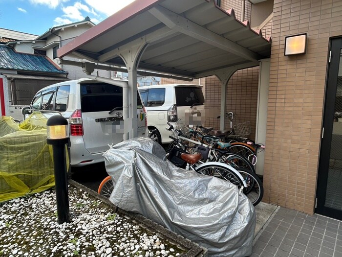 物件外観写真4　(駐輪場)