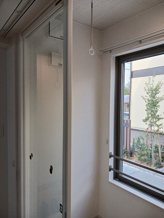 物件内観写真9　(ベランダ・バルコニー)