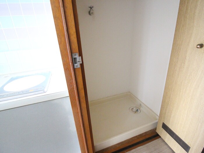 物件内観写真14　(洗濯機置場)