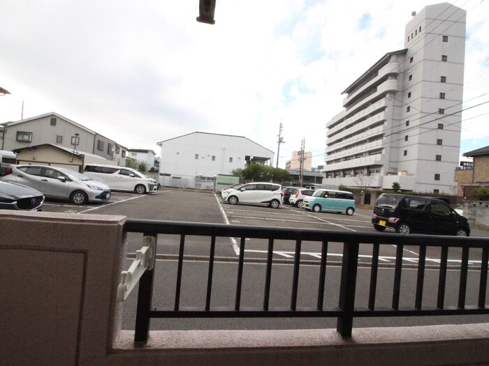 物件内観写真22　(室内からの展望)