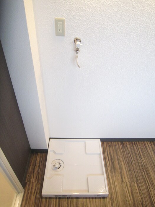 物件内観写真14　(洗濯機置場)