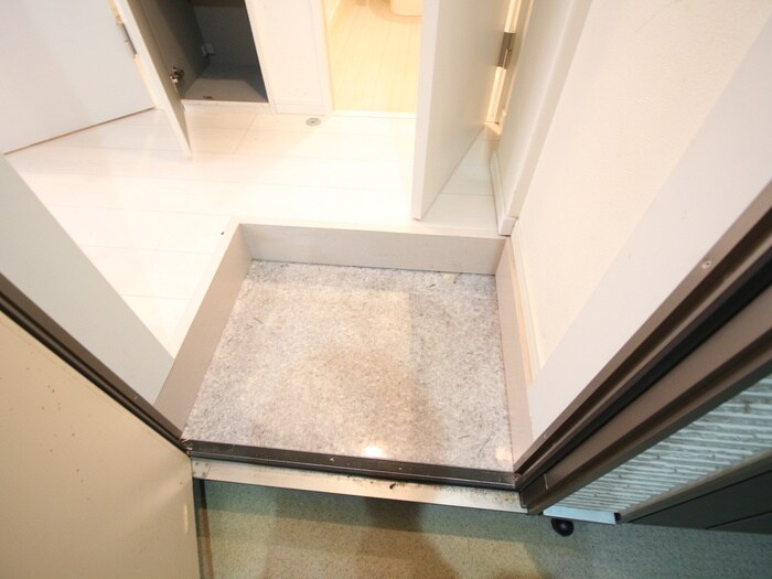 物件内観写真19　(玄関)