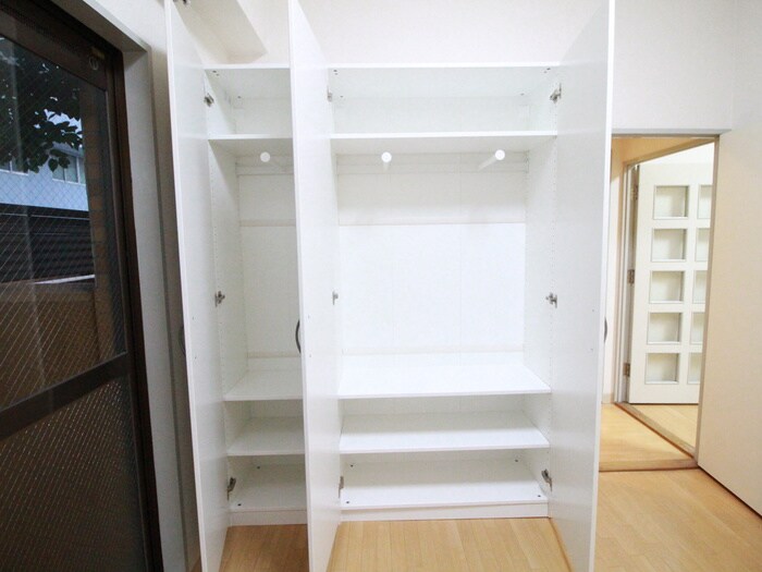物件内観写真12　(収納)