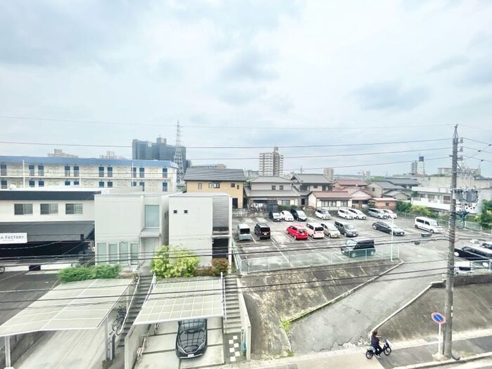 物件内観写真22　(室内からの展望)