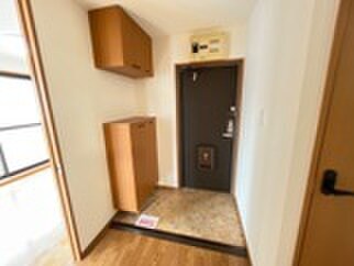 物件内観写真12　(玄関)