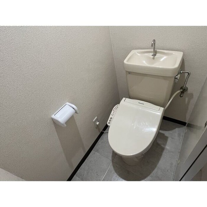 物件内観写真9　(トイレ)